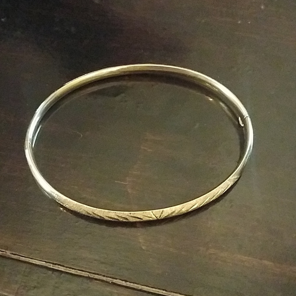 14KT Gold Bangle